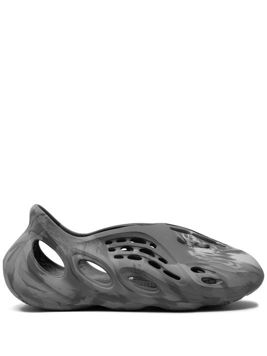 Yeezy Foam RNR MX Granite